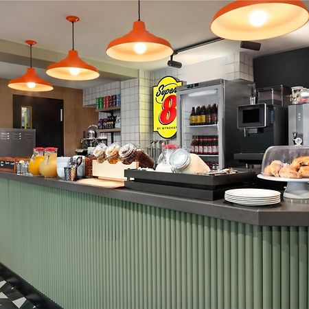 Super 8 By Wyndham Chester East Zewnętrze zdjęcie