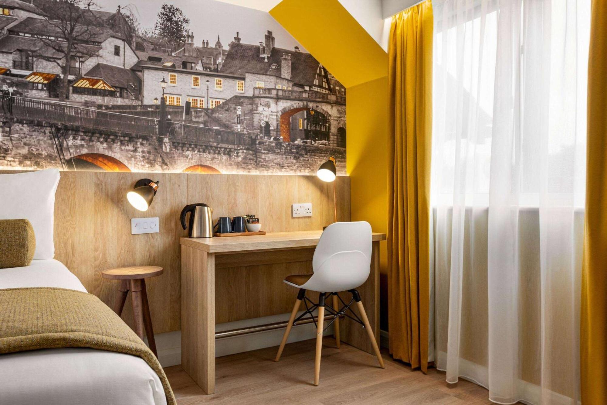 Super 8 By Wyndham Chester East Zewnętrze zdjęcie